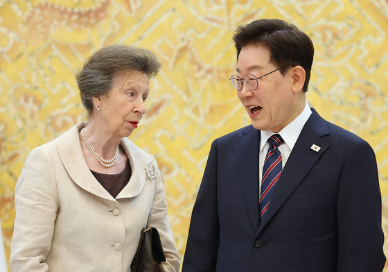 영국 '앤 공주' 접견하는 이재명 대통령