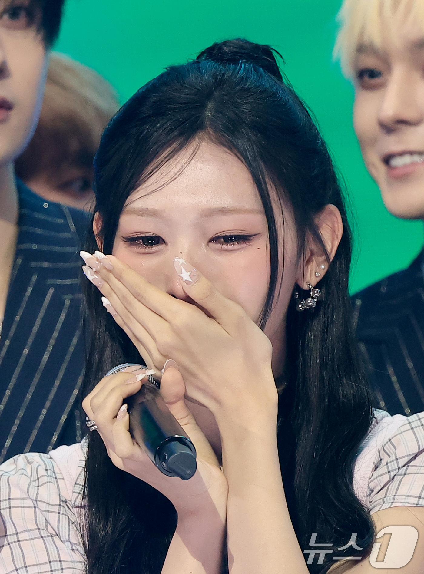 (서울=뉴스1) 권현진 기자 = 그룹 리센느 미나미가 14일 오후 서울 마포구 상암 SBS프리즘타워에서 열린 SBS Life 음악 방송 ‘더 쇼(THE SHOW)’ 생방송에서 1위 …