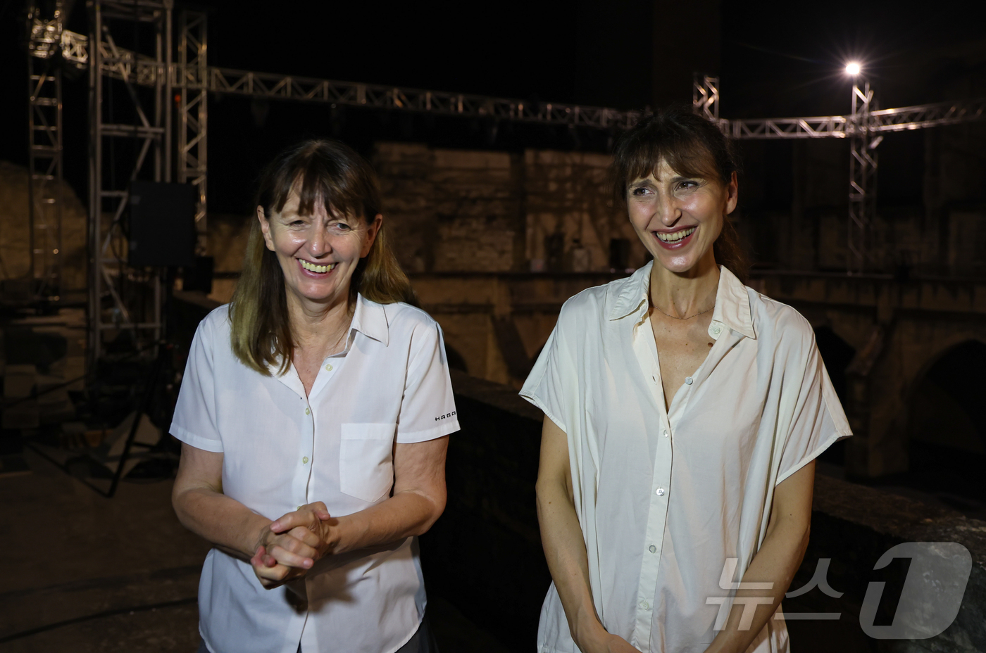 (파리=뉴스1) 이준성 특파원 = 한강의 소설 ‘작별하지 않는다’를 바탕으로 한 연극 ‘Che dolore terribile è l’amore’의 연출가 겸 배우 다리아 데플로리안 …