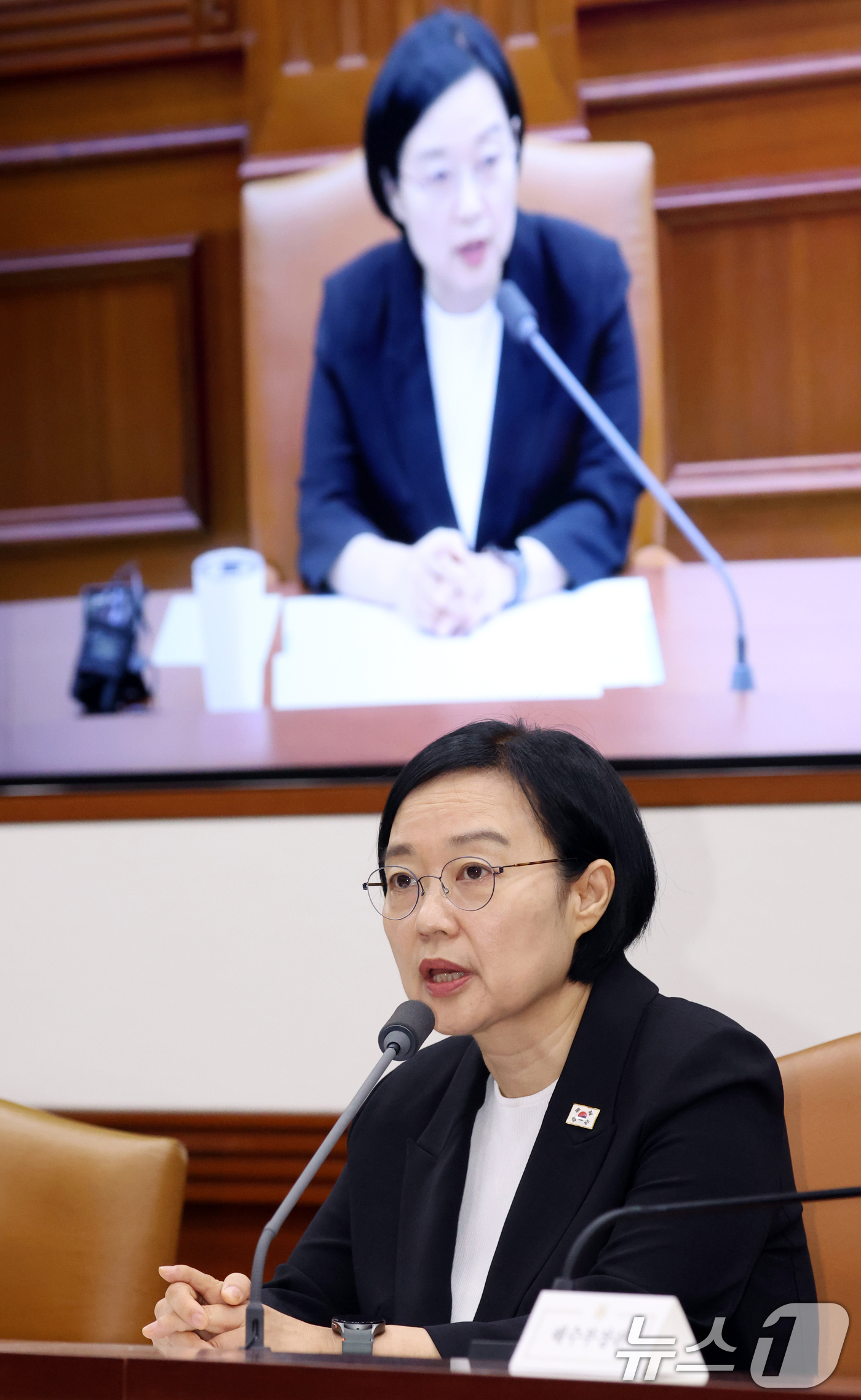 (서울=뉴스1) 김명섭 기자 = 한성숙 국무총리가 15일 오전 서울 종로구 세종대로 정부서울청사에서 열린 제15차 비상경제점검회의에서 모두 발언을 하고 있다.  2026.7.15/ …