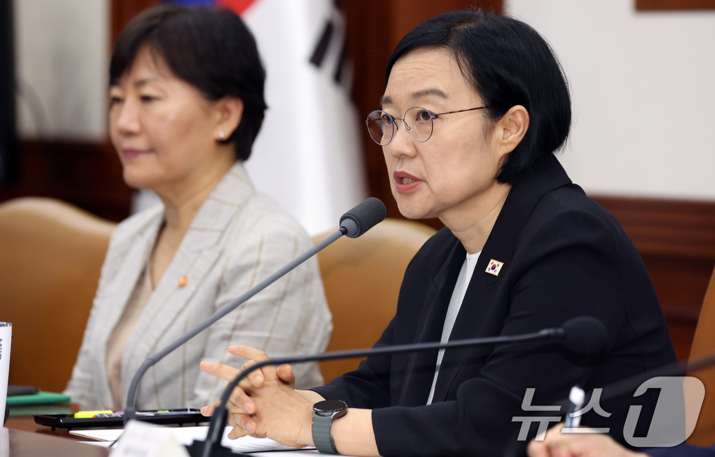 (서울=뉴스1) 김명섭 기자 = 한성숙 국무총리가 15일 오전 서울 종로구 세종대로 정부서울청사에서 열린 제15차 비상경제점검회의에서 모두 발언을 하고 있다.  2026.7.15/ …