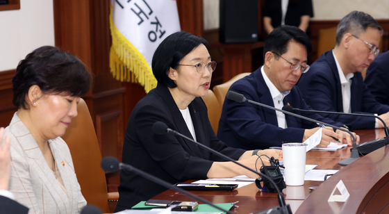발언하는 한성숙 총리