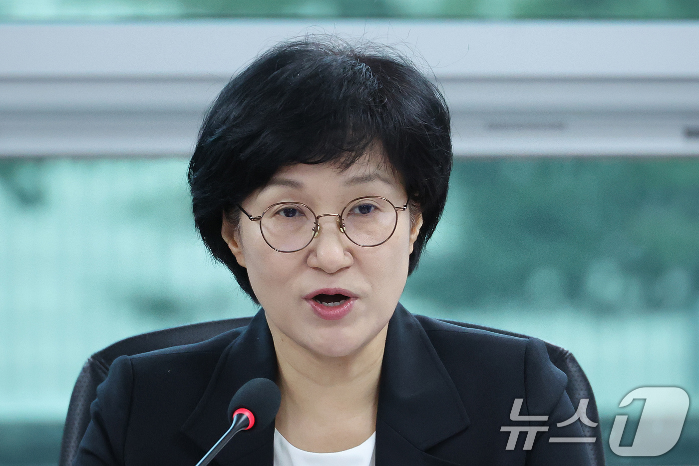 (서울=뉴스1) 신웅수 기자 = 원민경 성평등가족부 장관이 15일 서울 여의도 국회 의원회관에서 열린 성평등가족위원회 당정협의에서 발언하고 있다. 2026.7.15/뉴스1