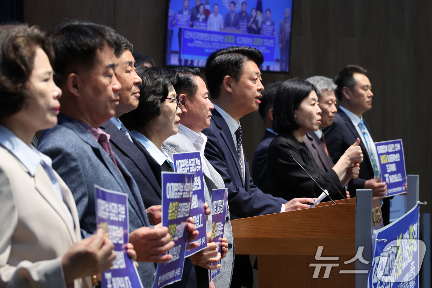 (서울=뉴스1) 신웅수 기자 = 김영호 더불어민주당 의원이 15일 서울 여의도 국회 소통관에서 더민주전국희망연대지지 선언 기자회견에서 발언하고 있다. 2026.7.15/뉴스1