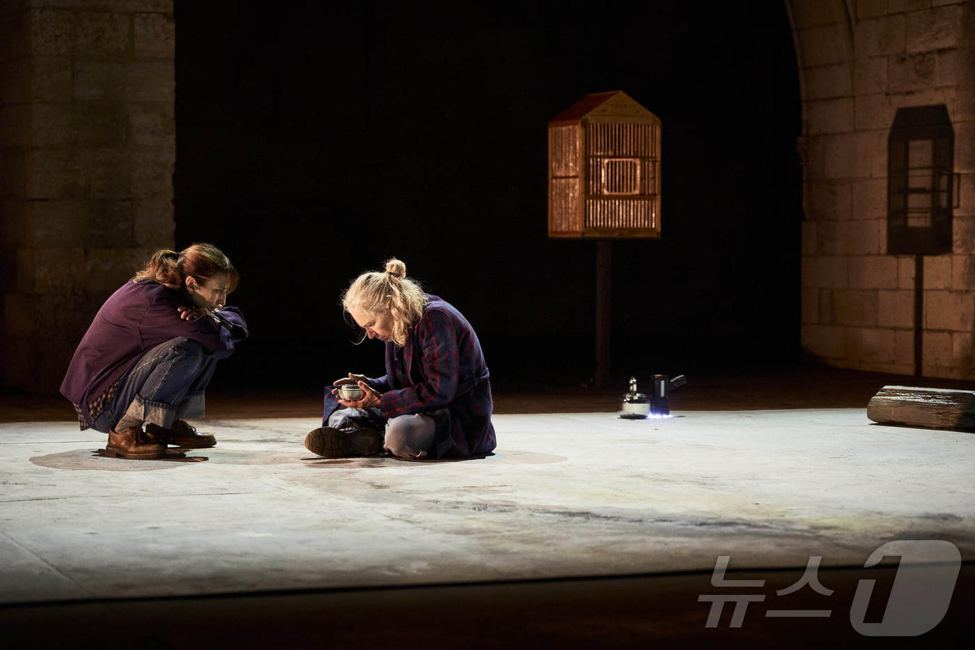 (아비뇽=뉴스1) 이준성 특파원 = 한강의 소설 ‘작별하지 않는다’를 바탕으로 한 연극 ‘Che dolore terribile è l’amore’ 공연이 15일(현지시간) 프랑스 …
