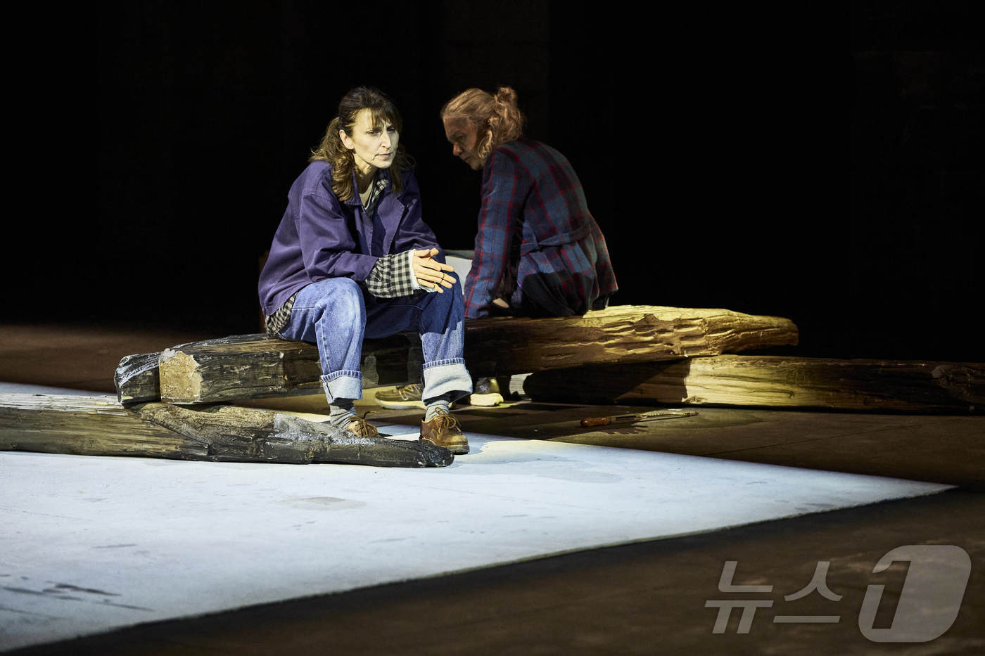 (아비뇽=뉴스1) 이준성 특파원 = 한강의 소설 ‘작별하지 않는다’를 바탕으로 한 연극 ‘Che dolore terribile è l’amore’ 공연이 15일(현지시간) 프랑스 …