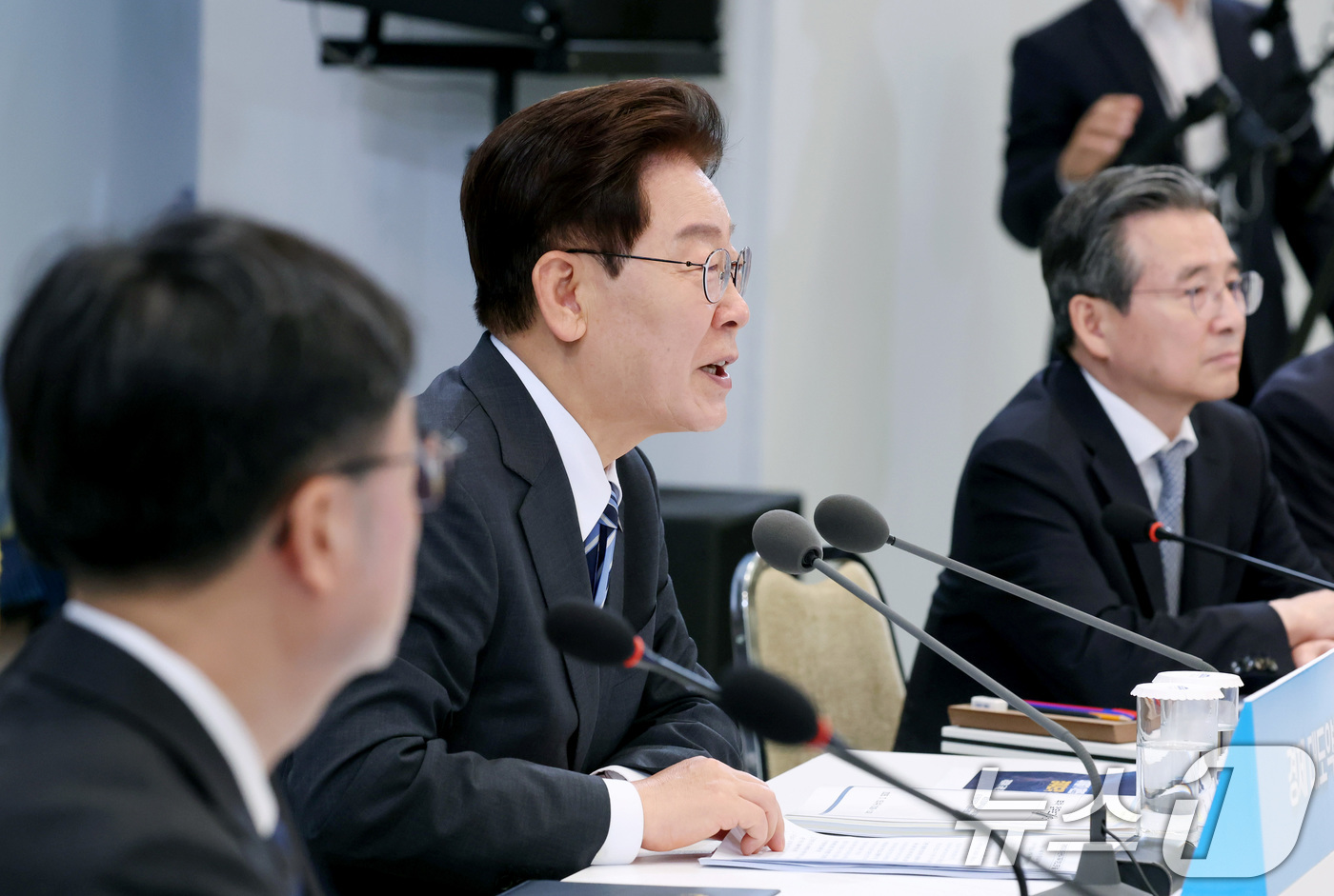 (서울=뉴스1) 허경 기자 = 이재명 대통령이 15일 청와대 영빈관에서 열린 재정경제부, 국가데이터처, 금융위원회, 기획예산처 업무보고에서 발언하고 있다. 2026.7.15/뉴스1 …