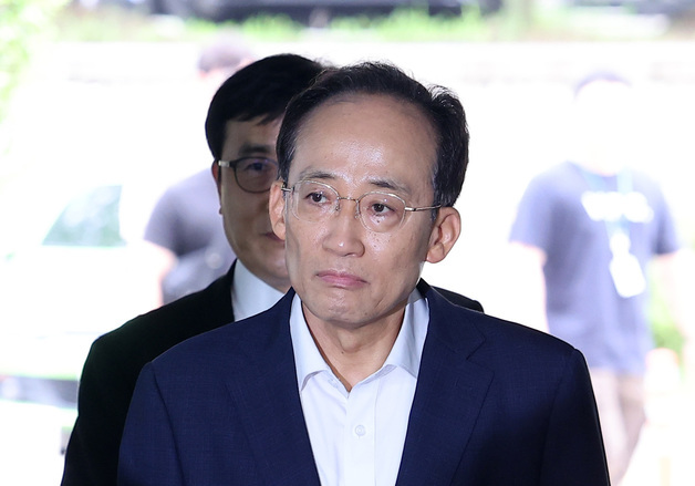 법정 향하는 추경호 대구시장