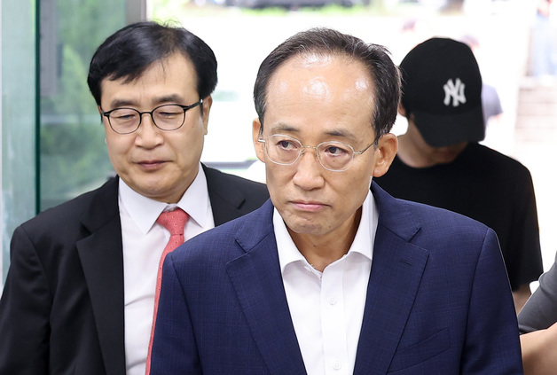 법정 향하는 추경호 대구시장