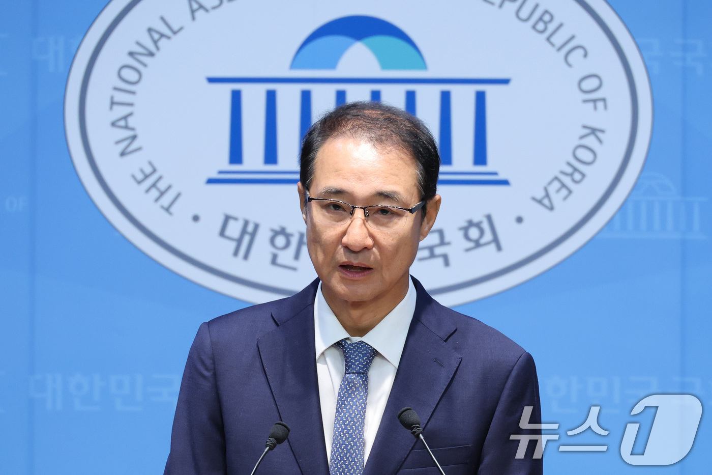 (서울=뉴스1) 신웅수 기자 = 이성만 전 더불어민주당 의원이 15일 서울 여의도 국회 소통관에서 인천시당 위원장 출마 선언 기자회견을 하고 있다. 2026.7.15/뉴스1