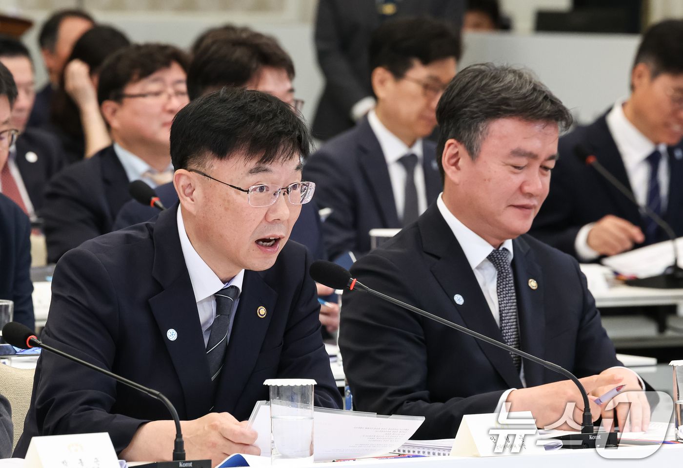 (서울=뉴스1) 허경 기자 = 안형준 국가데이터처장이 15일 청와대 영빈관에서 열린 재정경제부, 국가데이터처, 금융위원회, 기획예산처 업무보고에서 발언을 하고 있다. 2026.7. …