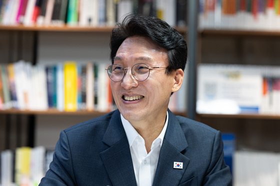 '李고향' 찾은 김민석 "지선서 안동 선전"…전대 기탁금 인상엔 쓴소리