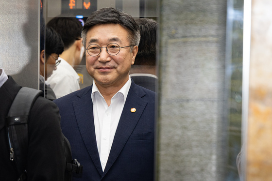 중수청 관련 당정협의 마친 윤호중 행정안전부 장관