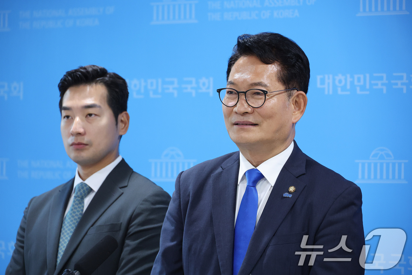 (서울=뉴스1) 신웅수 기자 = 더불어민주당 당권주자인 송영길 의원이 15일 서울 여의도 국회 소통관에서 채상병 순직 3주기 연루자 후속 고발 기자회견을 하고 있다. 2026.7. …