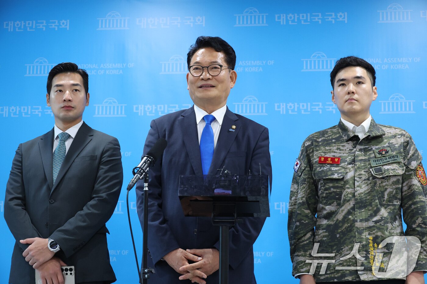 본문 이미지 - 더불어민주당 당권주자인 송영길 의원이 15일 서울 여의도 국회 소통관에서 채상병 순직 3주기 연루자 후속 고발 기자회견을 하고 있다. 2026.7.15 ⓒ 뉴스1 신웅수 기자