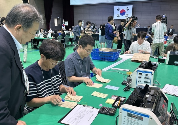 충주시장선거 재검표 이동석 시장직 유지…122표 차이로 줄어