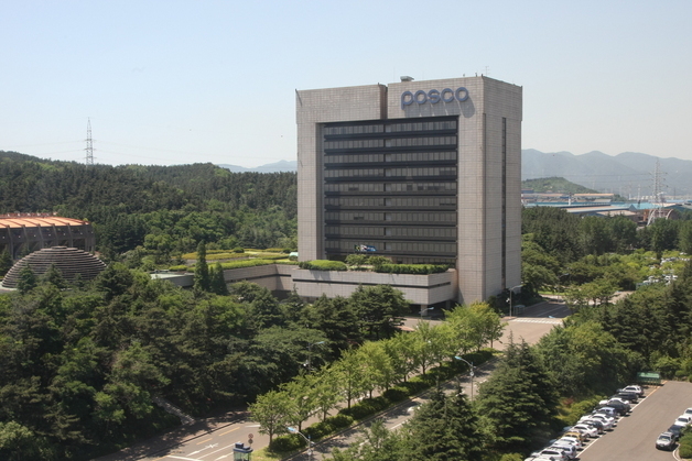 포스코, 국내 기업 최초 외화채 공개매수…5300억 조기상환