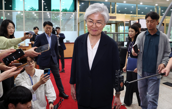 강경화 "쿠팡 이슈, 생각보다 오래 간다"…꼬인 한미 현안 들고 귀국