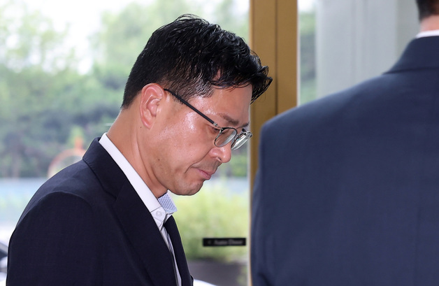 롯데 수뇌부, VCM 회의장 속속 도착…'묵묵부답'