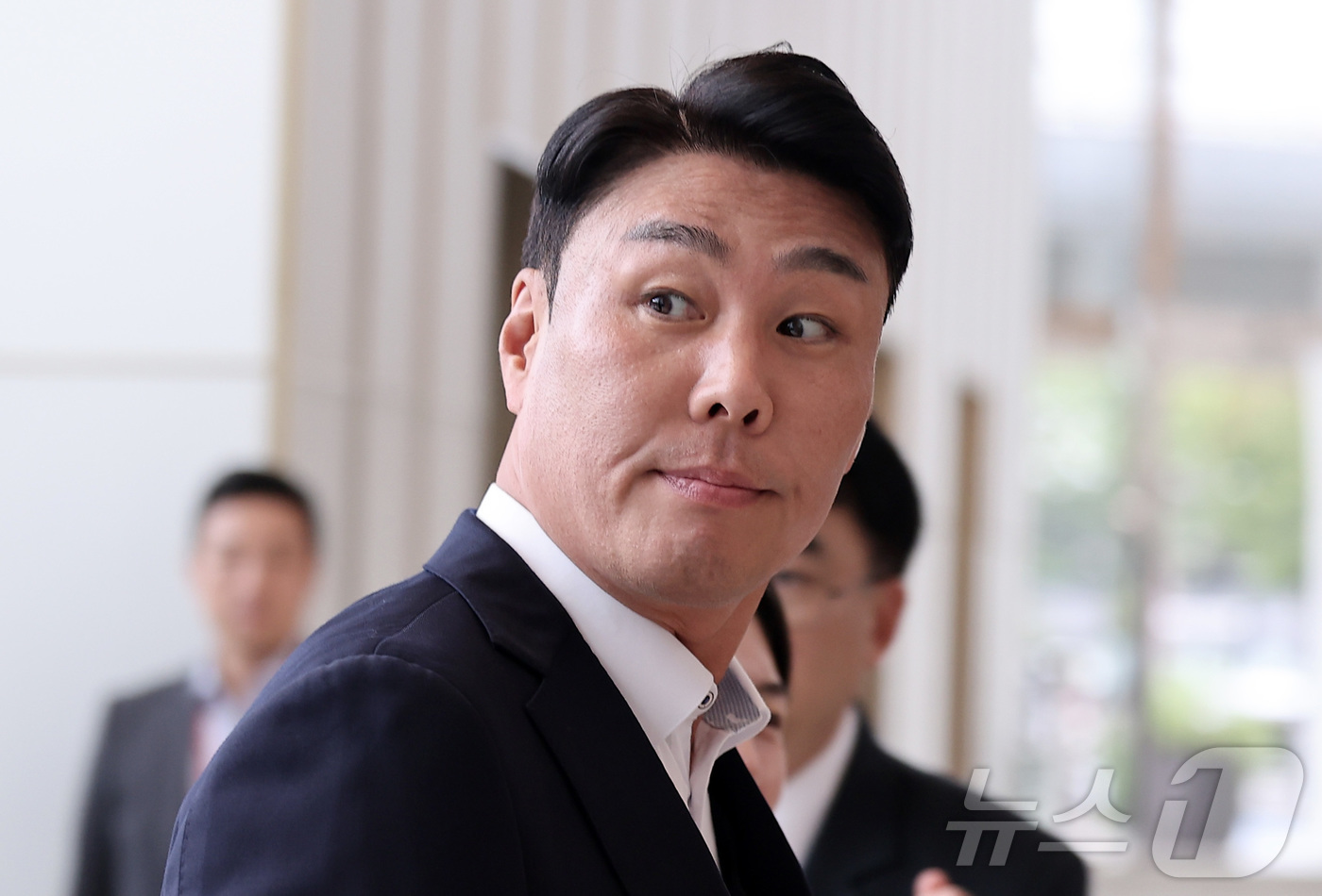 (서울=뉴스1) 김성진 기자 = 정현석 롯데백화점 대표이사가 15일 서울 송파구 잠실 롯데월드타워에서 열린 2026 하반기 롯데 VCM(Value Creation Meeting, …