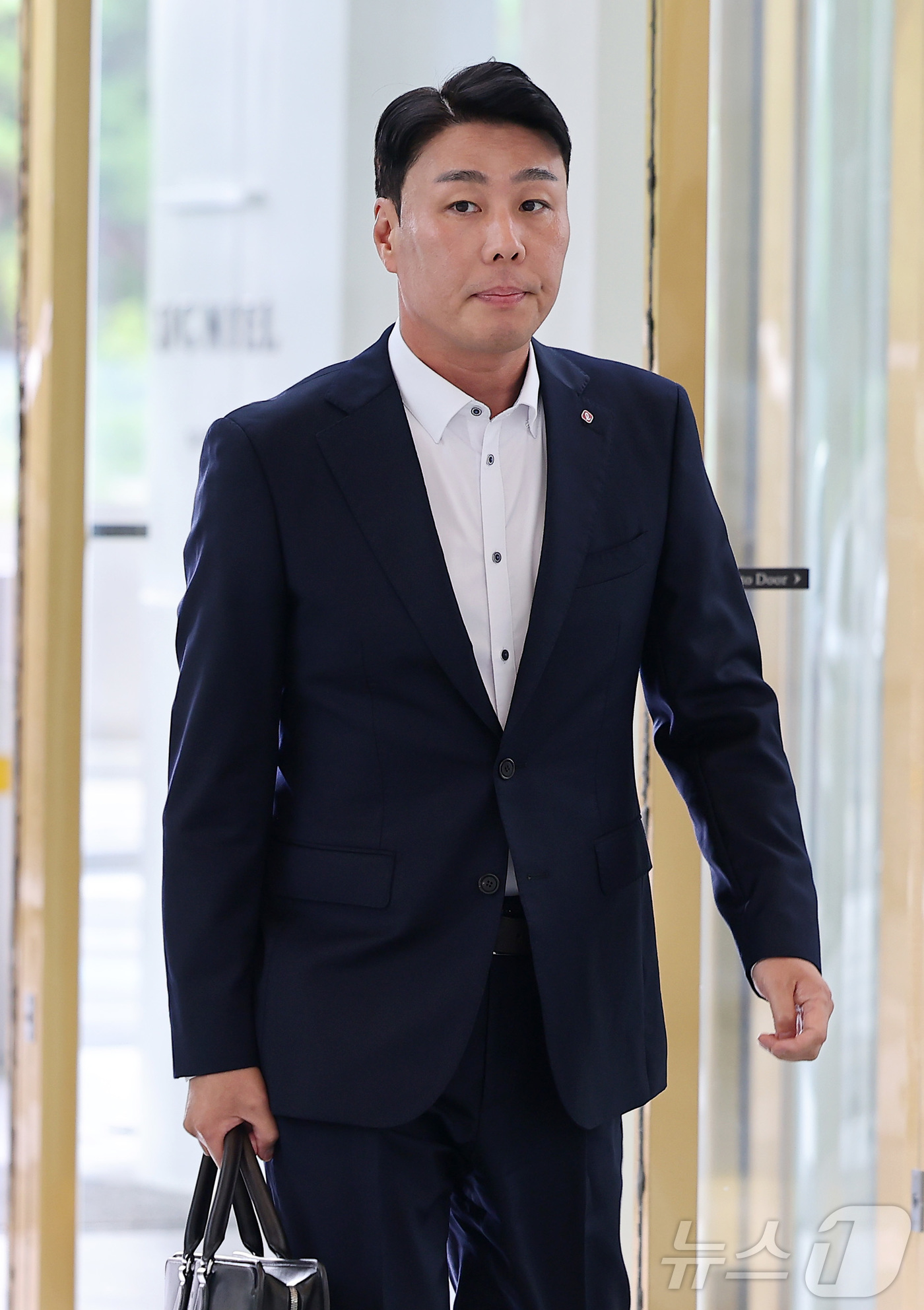 (서울=뉴스1) 김성진 기자 = 정현석 롯데백화점 대표이사가 15일 서울 송파구 잠실 롯데월드타워에서 열린 2026 하반기 롯데 VCM(Value Creation Meeting, …
