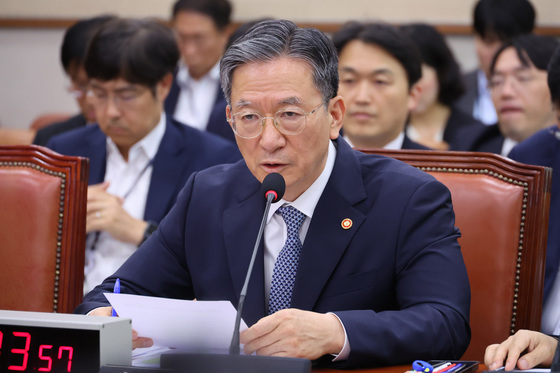 정성호 법무 1년…마약왕 송환·ISDS 승소 성과, 78년만 檢 폐지는 시험대