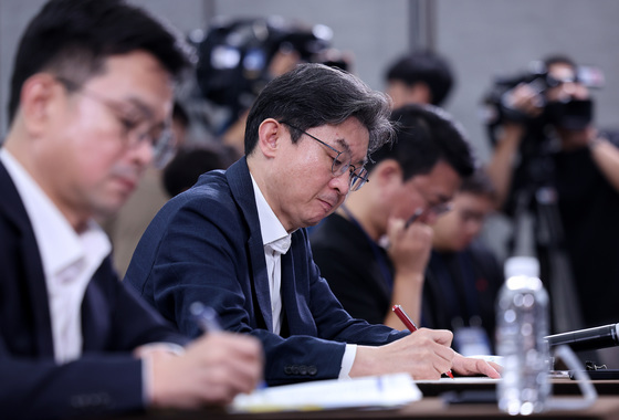 부동산 금융정책 국민의견 경청하는 이억원 금융위원장