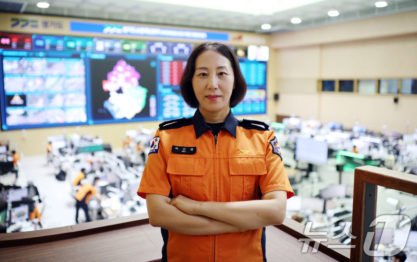 본문 이미지 - 허선경 경기도소방재난본부 119종합상황실 상황관리담당관이 15일 경기 수원시 팔달구 경기도소방재난본부 119종합상황실에서 뉴스1과 인터뷰를 진행하기 전 포즈를 취하고 있다. 2026.7.15 ⓒ 뉴스1 김영운 기자