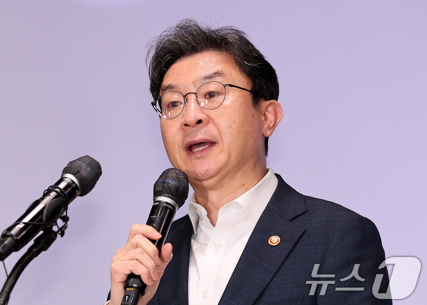 (서울=뉴스1) 박지혜 기자 = 이억원 금융위원장이 15일 서울 중구 은행회관 국제회의실에서 열린 부동산 금융정책 국민의견 경청 토론회에서 모두 발언을 하고 있다. 2026.7.1 …
