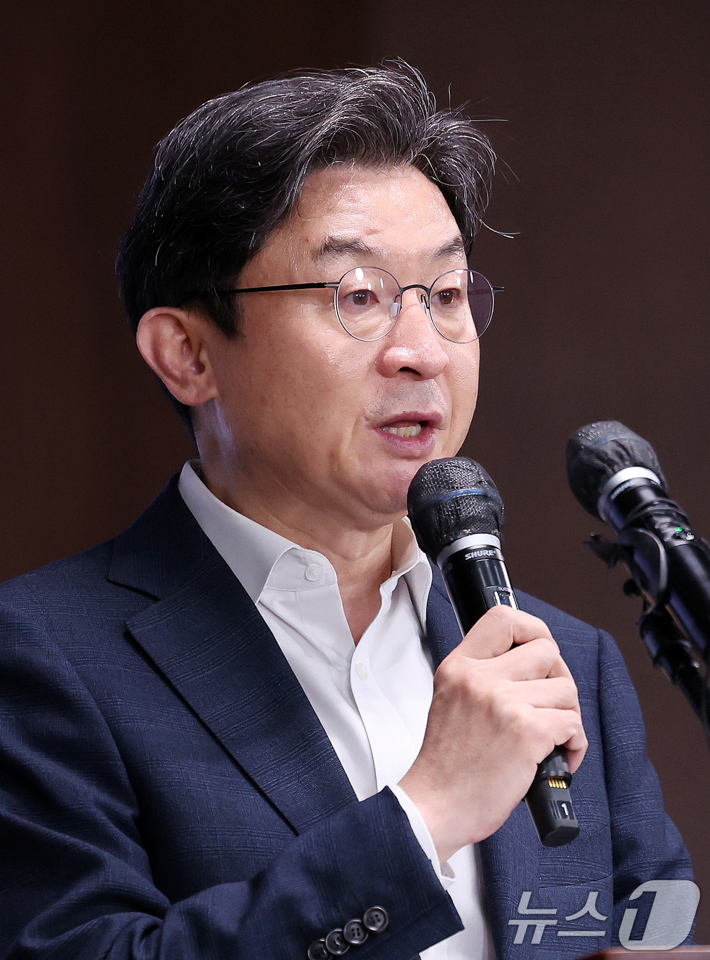 (서울=뉴스1) 박지혜 기자 = 이억원 금융위원장이 15일 서울 중구 은행회관 국제회의실에서 열린 부동산 금융정책 국민의견 경청 토론회에서 모두 발언을 하고 있다. 2026.7.1 …