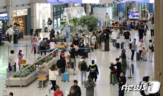 한국중소벤처기업유통원 인천공항 출국장 면세점 영업허가 5년 연장