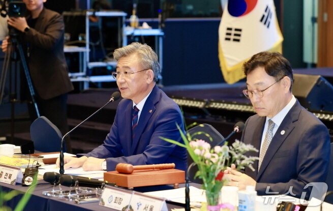 본문 이미지 - 15일 전주 더메이호텔에서 열린 '108회 대한민국교육감협의회 총회'에서 천호성 전북교육감이 환영 인사를 하고 있다.(전북교육청 제공, 재판매 및 DB 금지)/뉴스1