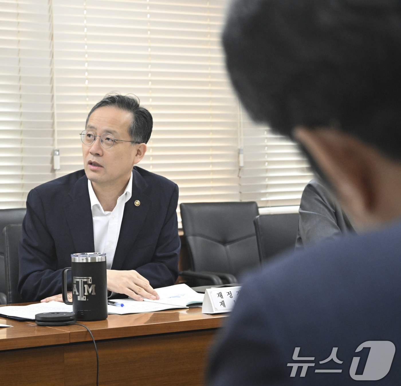 (서울=뉴스1) = 이형일 재정경제부 차관이 16일 서울 종로구 정부서울청사에서 열린 '7월 일자리 전담반(TF)'에서 모두발언을 하고 있다. (재정경제부 제공. 재판매 및 DB금 …