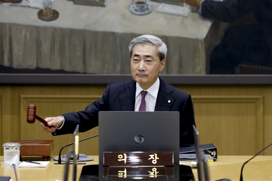 [속보] 신현송 "5월 금리동결 실기 아냐…데이터 불확실했다"