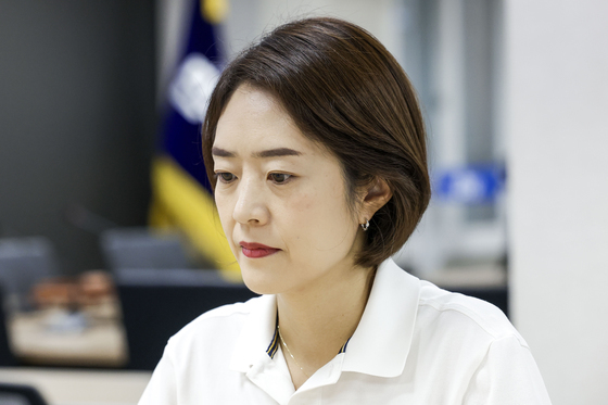 당대표 후보 등록하는 고민정 의원