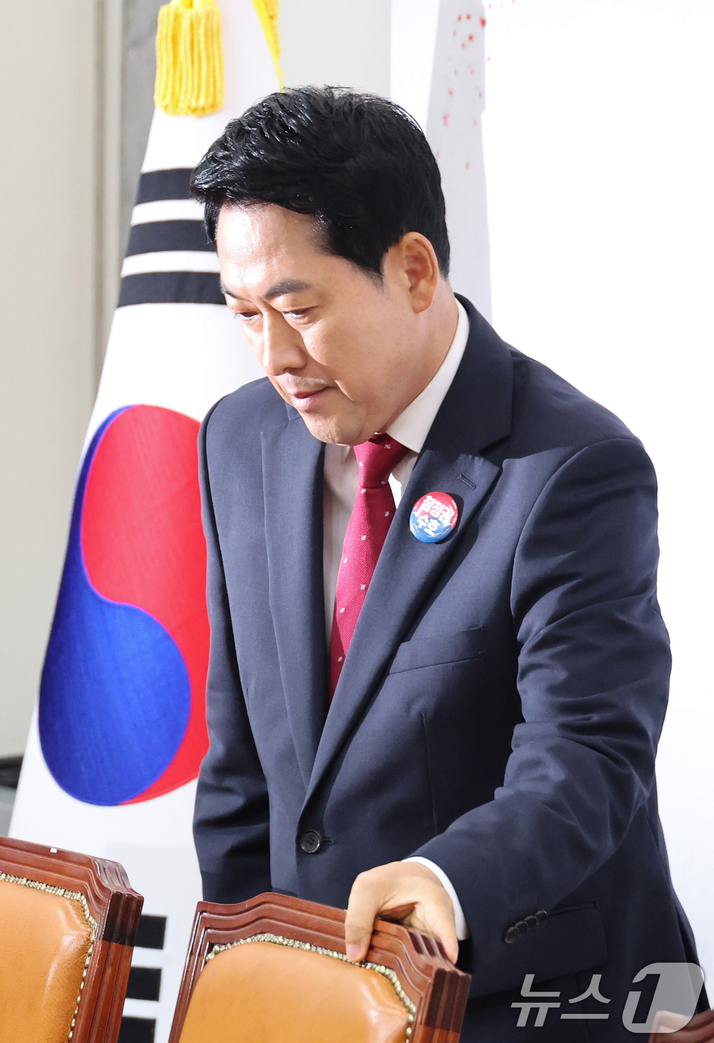 (서울=뉴스1) 신웅수 기자 = 장동혁 국민의힘 대표가 16일 서울 여의도 국회에서 열린 최고위원회의에 참석하고 있다. 2026.7.16/뉴스1