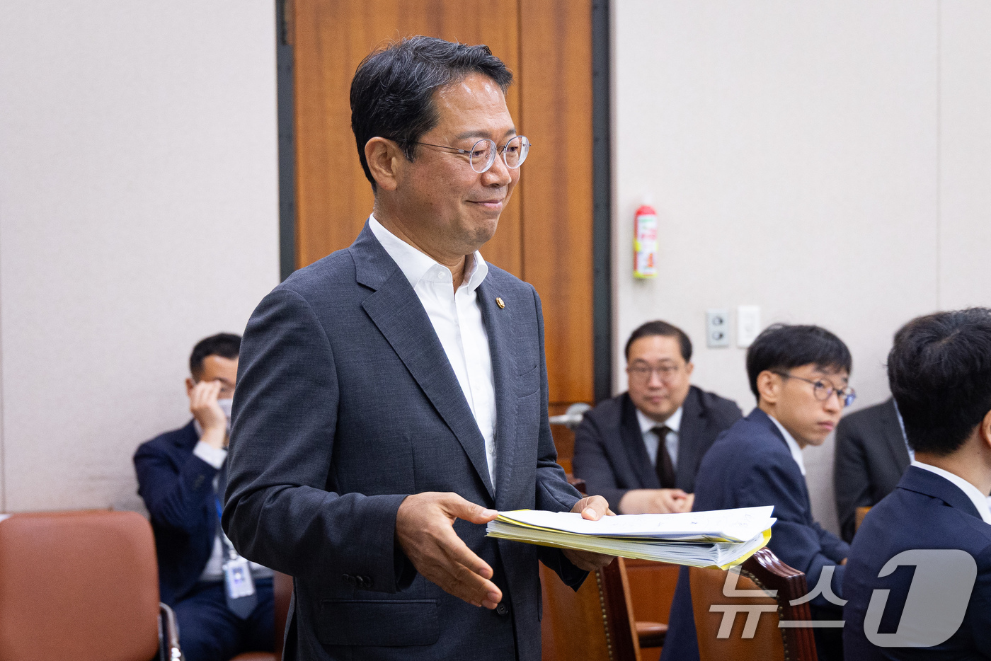 (서울=뉴스1) 유승관 기자 = 김승원 국회 법제사법위원회 법안심사제1소위원장이 16일 서울 여의도 국회에서 열린 제437회 국회(임시회) 법제사법위원회 제4차 법안심사제1소위원회 …