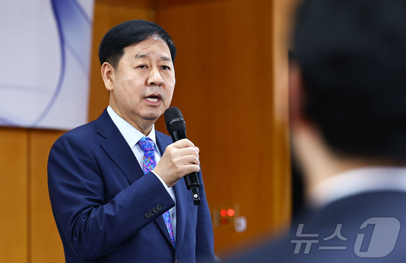 (서울=뉴스1) 김도우 기자 = 구윤철 경제부총리 겸 재정경제부 장관이 16일 서울 중구 은행회관에서 열린 '부동산 세제 국민 의견 경청 토론회'에서 모두발언하고 있다. (공동취재 …