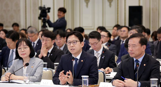 보고하는 배경훈 괴기정통부 장관