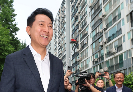웃음짓는 오세훈 서울시장