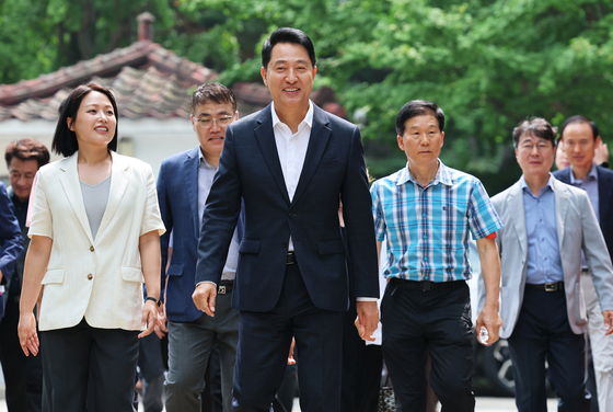 오세훈, '용적률 400% 완화' 재건축단지 현장 점검