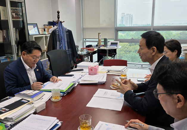 최정호 시장 "익산 대전환 성패, 선제적 예산 확보에 달려"…국회 잰걸음