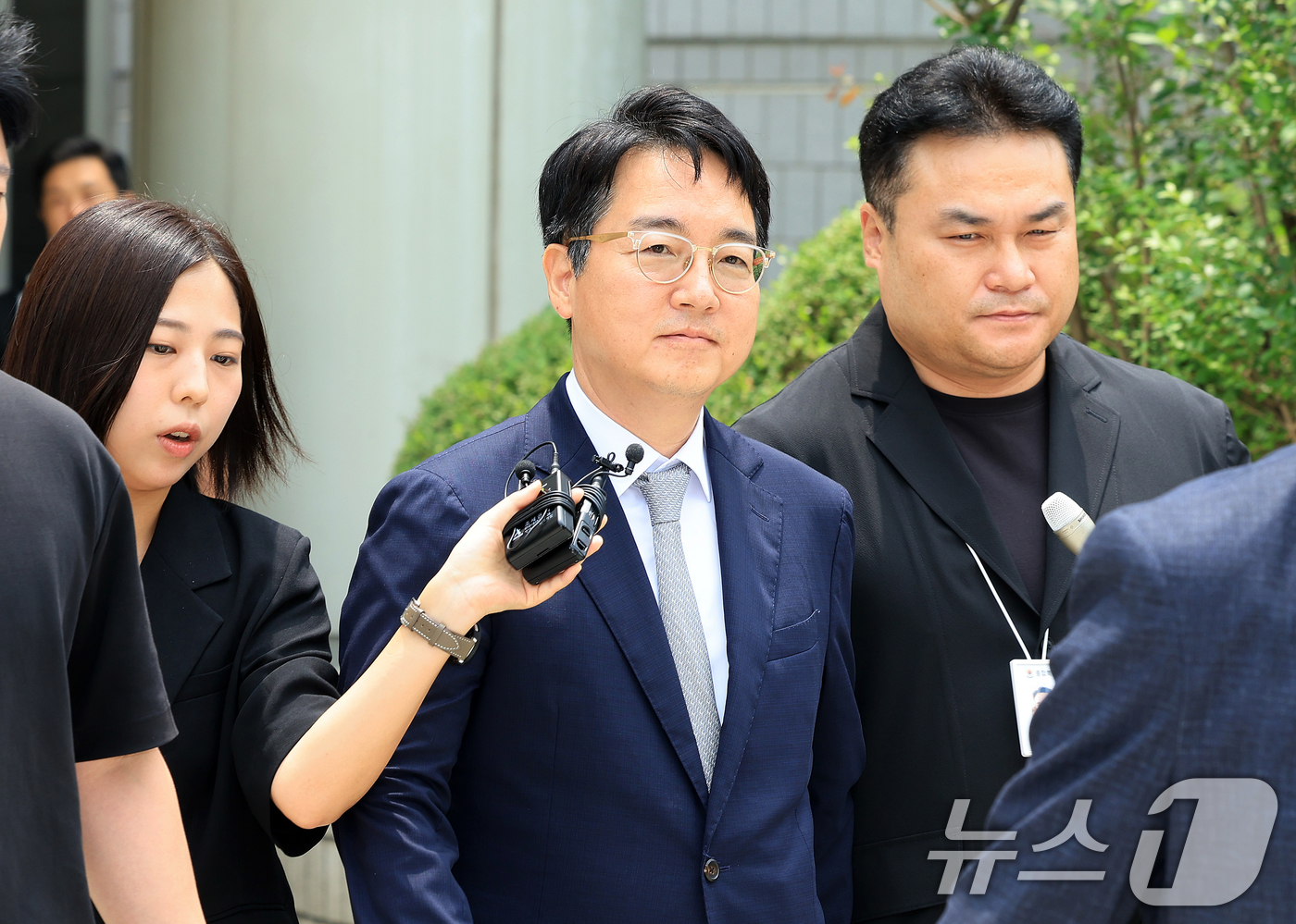 (서울=뉴스1) 이호윤 기자 = 12·3 비상계엄 내란 가담 및 직권남용 혐의를 받고 있는 심우정 전 검찰총장이 16일 서울 서초구 서울중앙지법에서 열린 구속 전 피의자 심문(영장 …