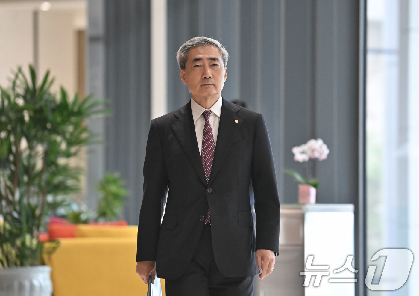 (서울=뉴스1) 사진공동취재단 = 신현송 한국은행 총재가 16일 오전 서울 중구 한국은행에서 열린 금융통화위원회 통화정책방향 기자간담회에 참석하고 있다. 2026.7.16/뉴스1