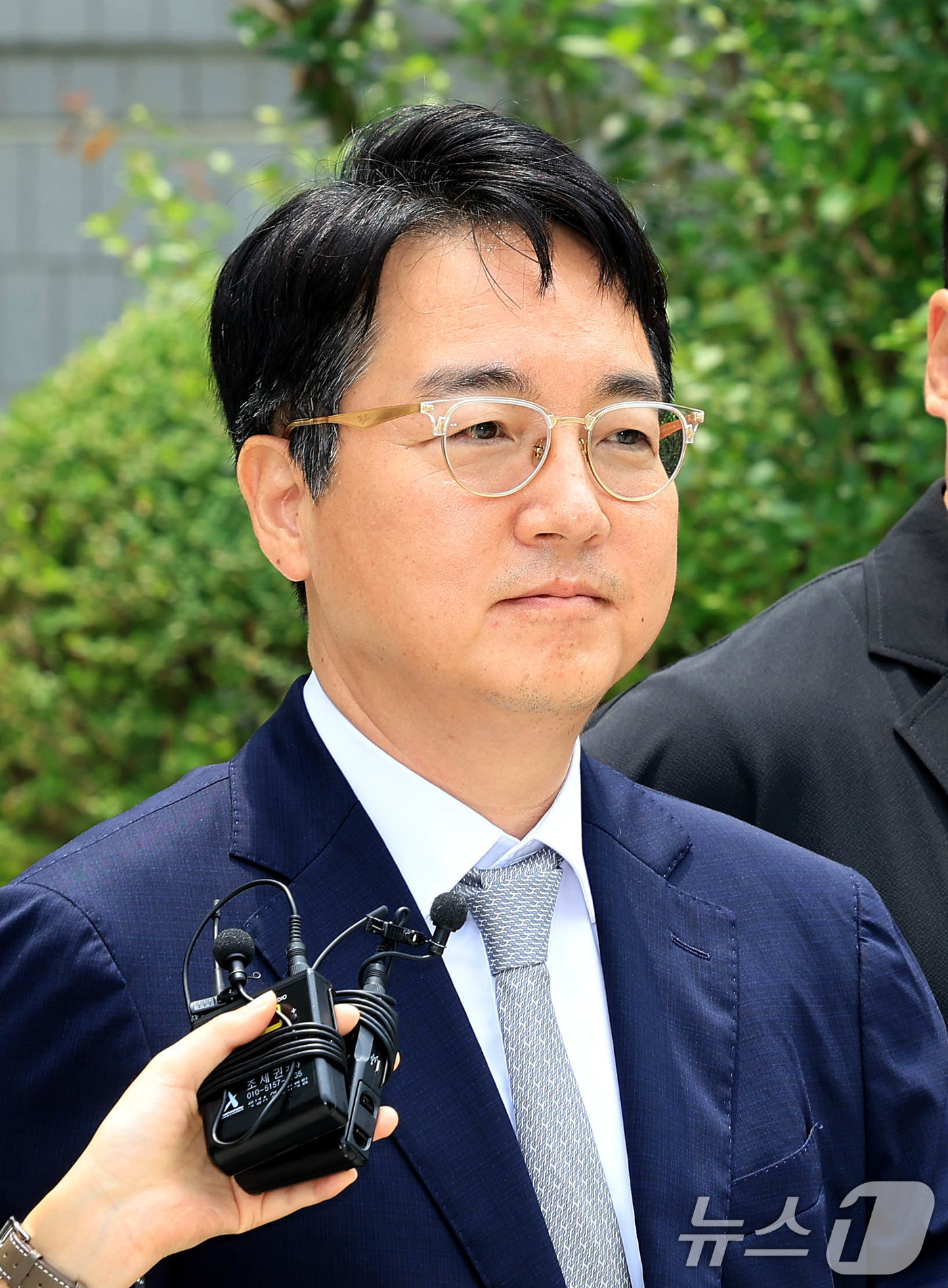 (서울=뉴스1) 이호윤 기자 = 12·3 비상계엄 내란 가담 및 직권남용 혐의를 받고 있는 심우정 전 검찰총장이 16일 서울 서초구 서울중앙지법에서 열린 구속 전 피의자 심문(영장 …