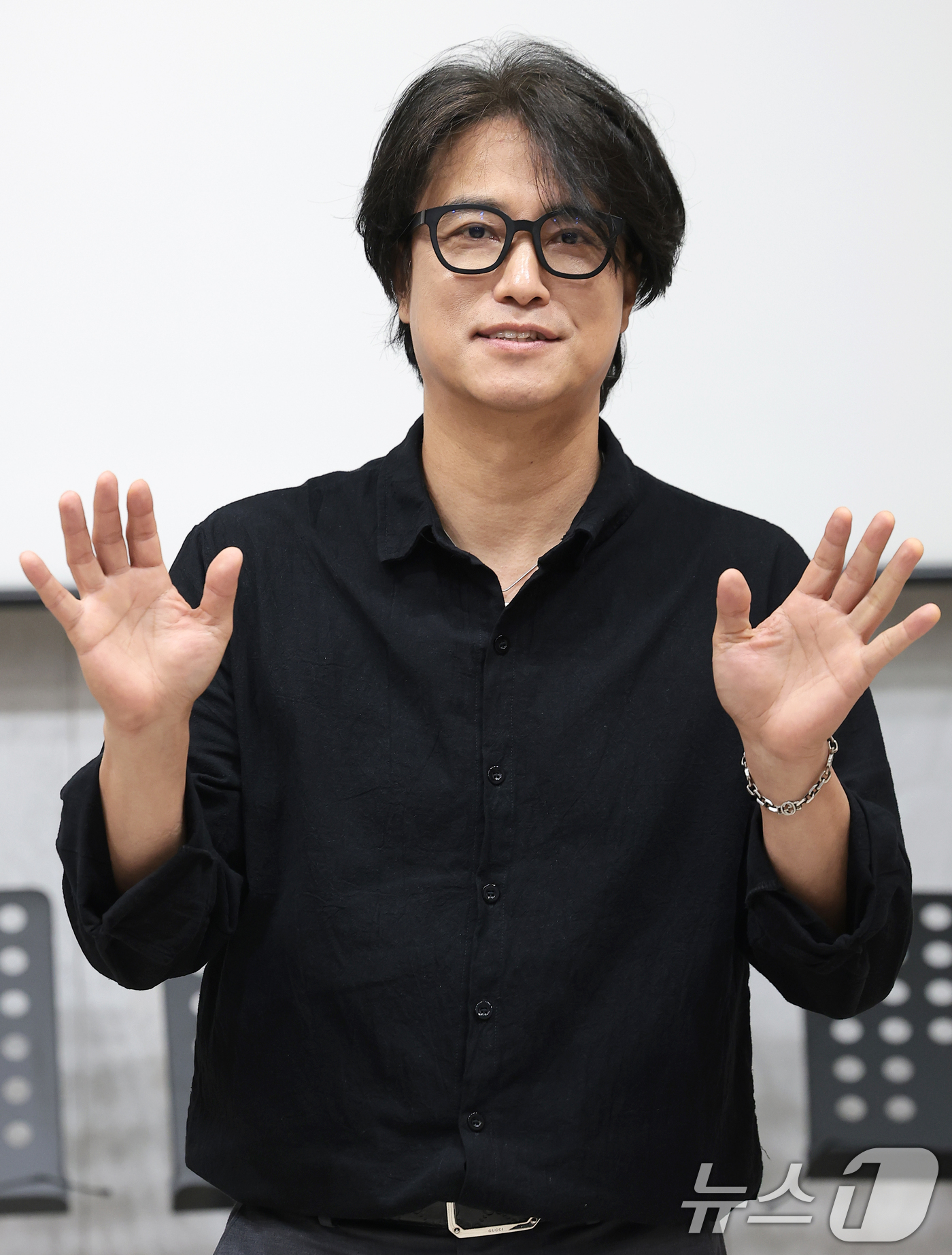 (서울=뉴스1) 권현진 기자 = 유리상자 박승화가 16일 서울 서대문구 포레스트미디어에서 열린 관객 소통형 토크 콘서트 ‘빈칸채우기’ 제작발표회에 참석해 포즈를 취하고 있다.'빈칸 …
