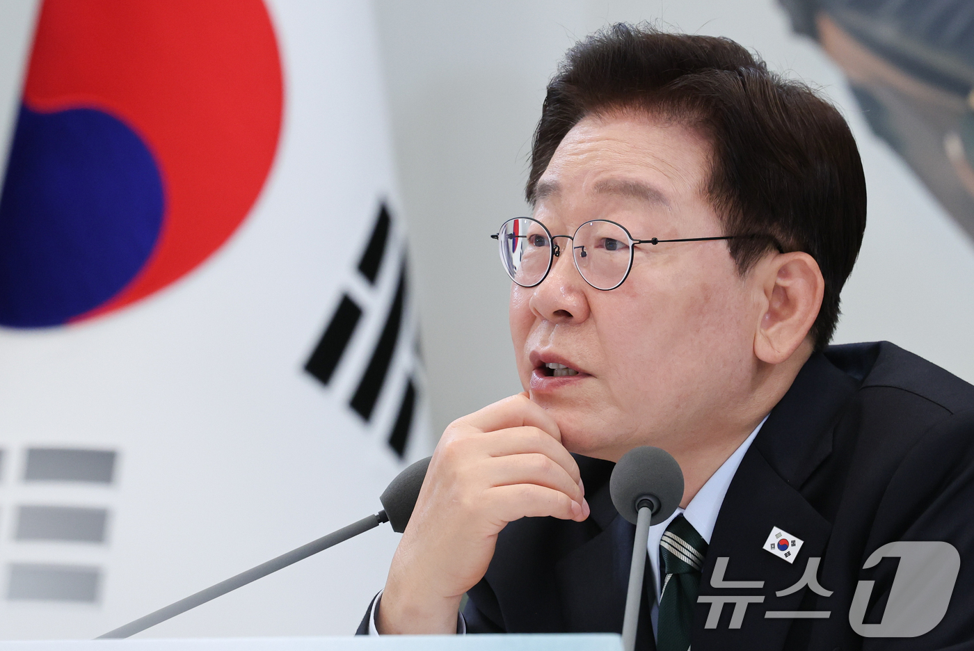(서울=뉴스1) 이재명 기자 = 이재명 대통령이 16일 청와대 영빈관에서 열린 국토교통부, 농림축산식품부, 해양수산부 2차 업무보고에서 발언을 하고 있다. 2026.7.16/뉴스1 …