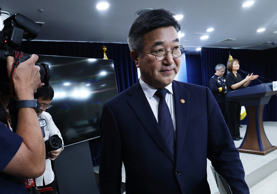 윤호중 "경찰 수사비리 뿌리 뽑을 것"