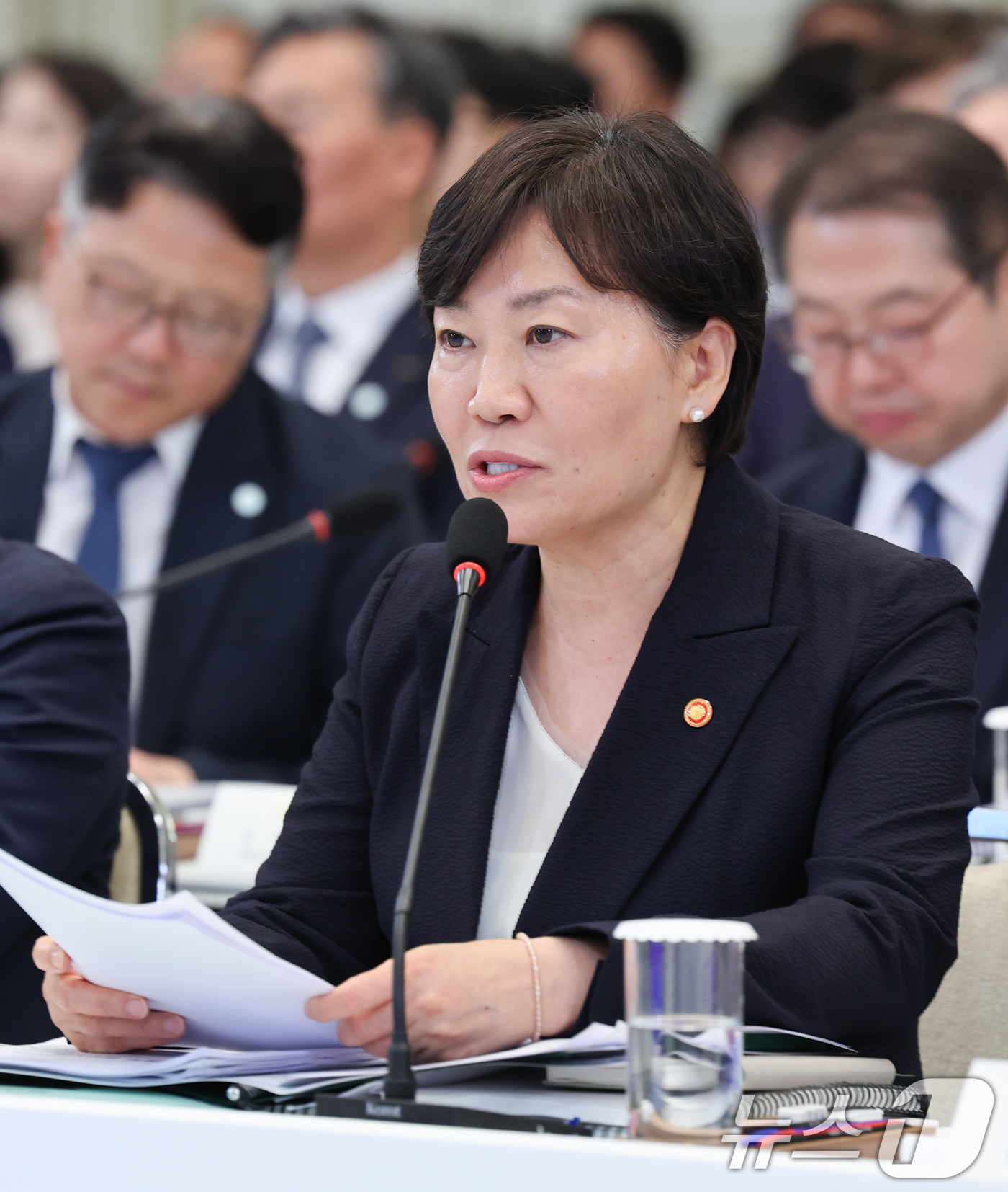 (서울=뉴스1) 이재명 기자 = 송미령 농림축산식품부 장관이 16일 청와대 영빈관에서 열린 국토교통부, 농림축산식품부, 해양수산부 2차 업무보고에서 보고를 하고 있다. 2026.7 …