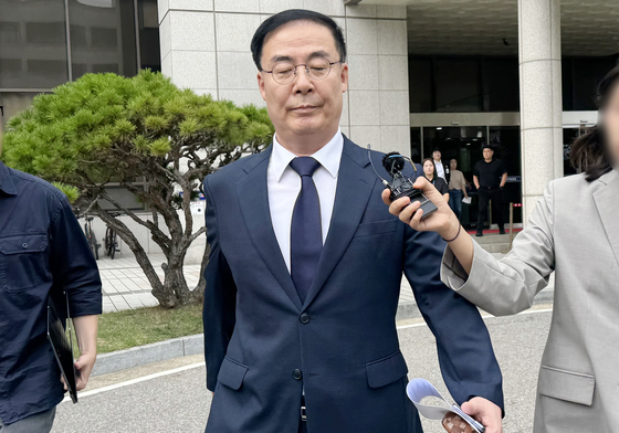 '자녀 특혜채용' 김세환 前선관위 사무총장 징역 2년…법정구속은 면해